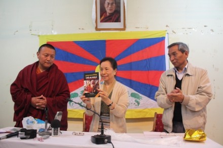 Kalon Kesang Yangki Takla launches  "Life in Exile - A Personal Story" in Dharamsala on 16 March 2010, as book's author Ven Bagdro (left) and Secretary for International Relations Mr Tenzin Phuntsok Atisha (right) look on/Photo by Sangey Kyap