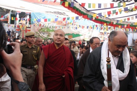 His Eminence the XVII Gyalwa Karmapa Rinpoche (center) welcomed by Mr. Sonam Choephel Shosur on the XV Shoton Festival in Dharamsala, Saturday, 27th March 2010. Photos/ Sangay Kep/TibetNet