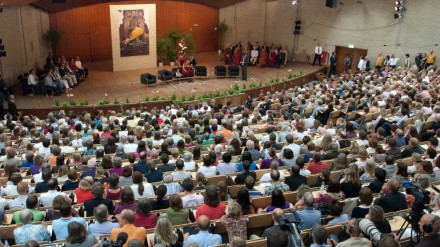 A view of the members of the audience listen to His Holiness the Dalai Lama at the International Mindfulness 