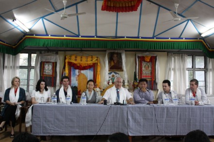 File photo of Liberal MP Peter Slipper (1st right) with members of the first Australian All-Party Parliamentary Group