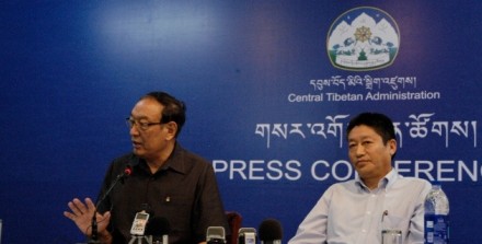 Kalon Pema Chhinjor, the officiating Kalon Tripa (L) and Kalon for Security Ngodup Dongchung (R) addressing a press conference on His Holiness the Dalai Lama’s security in Dharamsala on Sunday, 20 May 2012/Photo/Tashi Phuntsok/Tibet Museum